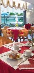 Colazione continentale e buffet - Hotel 4 stelle bellaria